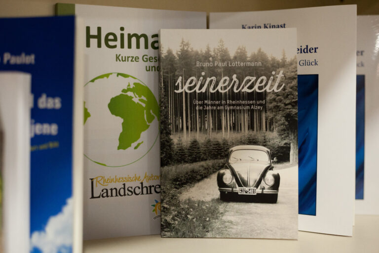 Buchhandlung Decker Buecher 768x512